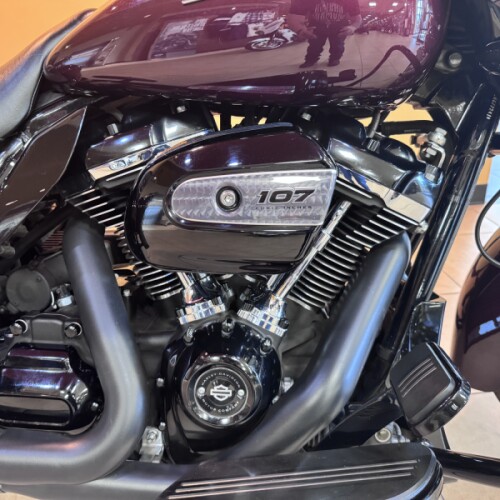2018 Harley-Davidson® Street Glide® Special Twisted Cherry thumb 2