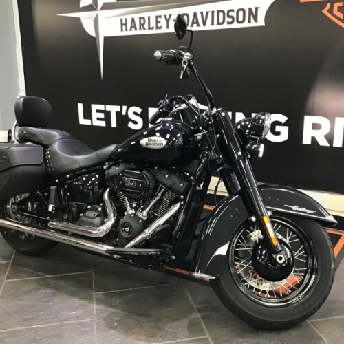 2023 Harley-Davidson® Heritage Classic Vivid Black thumb 2