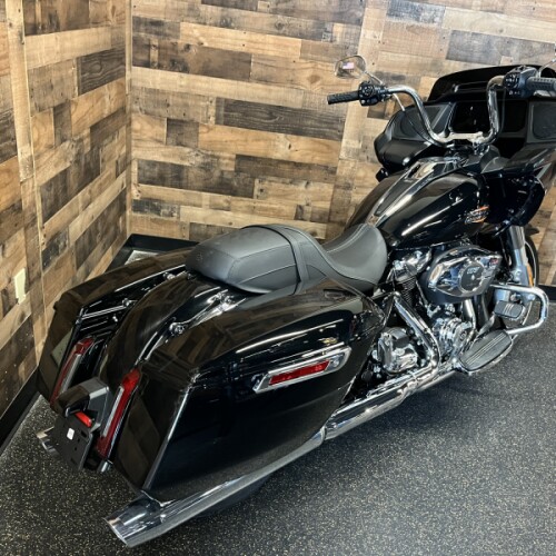 2025 Harley-Davidson® Road Glide® Vivid Black FLTRX thumb 2