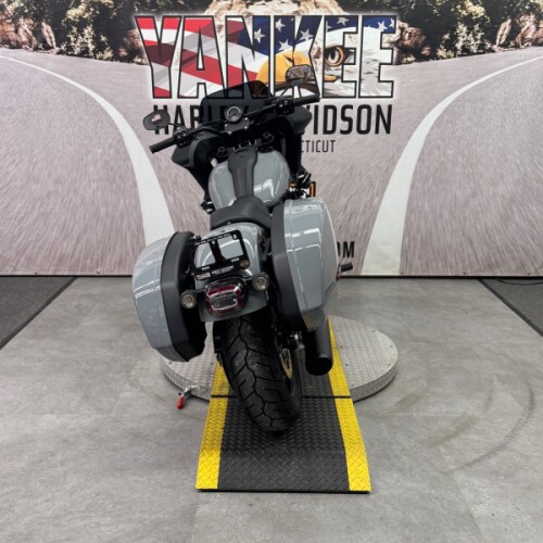 2026 FXLRST Low Rider® ST thumb 2