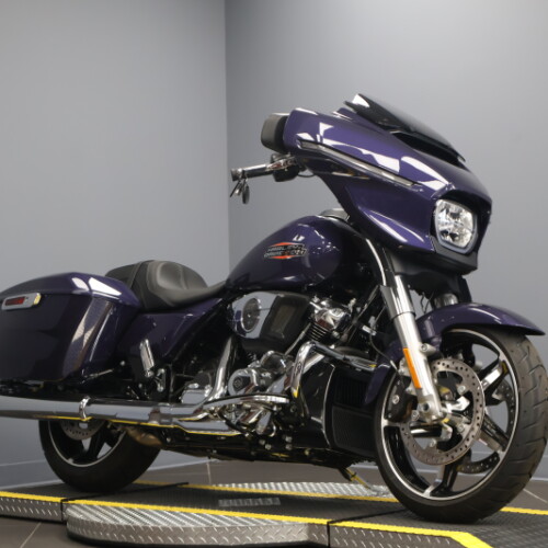 2026 Harley-Davidson® Street Glide® FLHX thumb 2