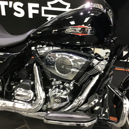 2025 Harley-Davidson® Road Glide® Vivid Black thumb 2