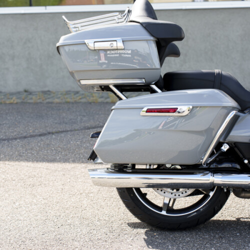 2025 Harley-Davidson<sup>®</sup> Street Glide® Ultra Billiard Gray thumb 3