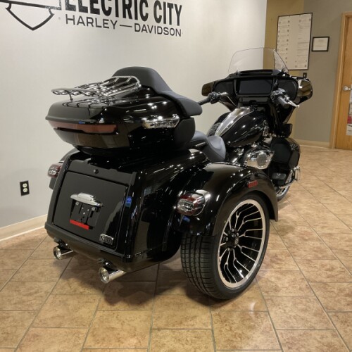 2026 Harley-Davidson® FLHLT Street Glide 3 Limited Vivid Black thumb 0