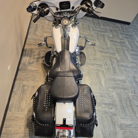2013 Harley-Davidson® Heritage Softail® Classic White Hot Pearl FLSTC thumb 1