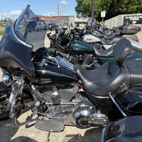 2016 Harley-Davidson® Road King® Vivid Black thumb 3