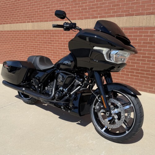 2026 Harley-Davidson® Road Glide® Vivid Black Black Trim thumb 3