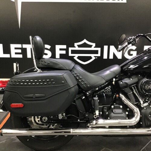 2023 Harley-Davidson® Heritage Classic Vivid Black thumb 1