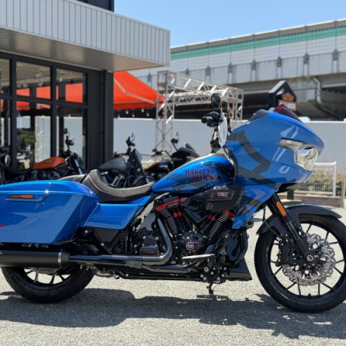 2026 Harley-Davidson® CVO™ Road Glide™ ST Electric Coast thumb 1