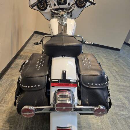 2013 Harley-Davidson® Heritage Softail® Classic White Hot Pearl FLSTC thumb 2