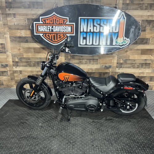 2023 Harley-Davidson® Street Bob® 114 Vivid Black thumb 2
