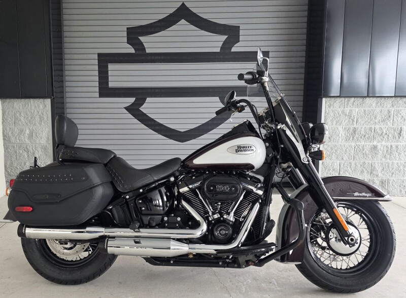 2021 Harley-Davidson® Heritage Classic 114 Midnight Crimson & Stone Washed White Pearl