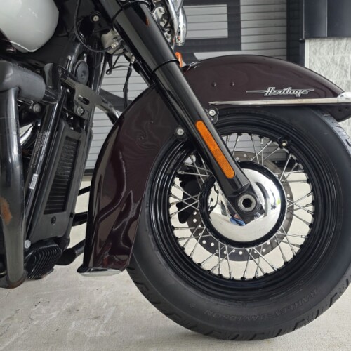 2021 Harley-Davidson® Heritage Classic 114 Midnight Crimson & Stone Washed White Pearl thumb 1