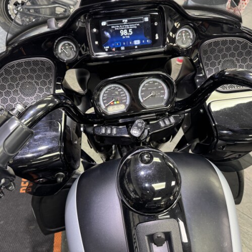 2020 Harley-Davidson® Road Glide® Limited Barracuda Silver Denim/Black Denim thumb 1