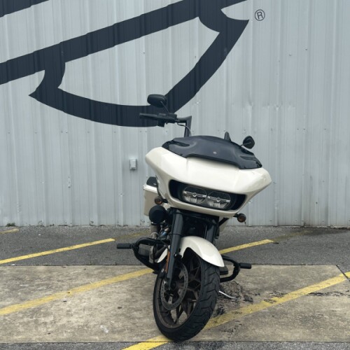 2023 Harley-Davidson® Road Glide® ST White Sand Pearl thumb 3