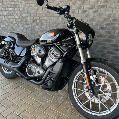 2023 Harley-Davidson® Nightster™ Special Vivid Black thumb 3