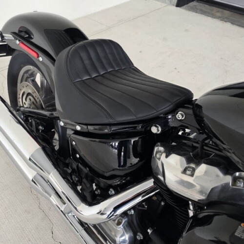 2023 Harley-Davidson® Softail® Standard Vivid Black thumb 0