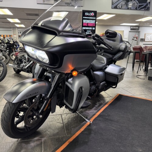 2020 Harley-Davidson® Road Glide® Limited Barracuda Silver Denim/Black Denim thumb 2