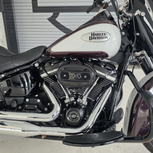 2021 Harley-Davidson® Heritage Classic 114 Midnight Crimson & Stone Washed White Pearl thumb 0