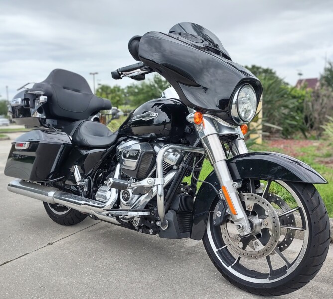 FLHX 2023 Street Glide®