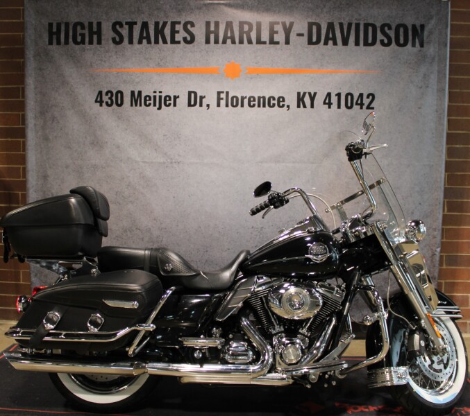 2010 Harley-Davidson® Road King® Classic Vivid Black FLHRC