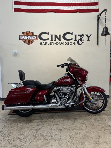 FLHXS 2017 Street Glide® Special