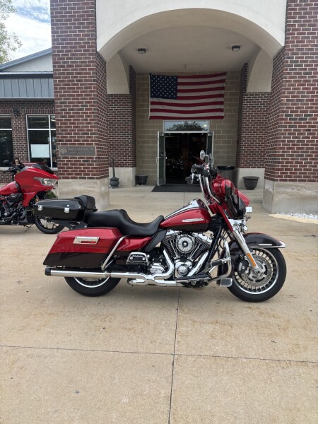 2012 Harley-Davidson® Electra Glide® Ultra Limited Ember Red Sunglo
