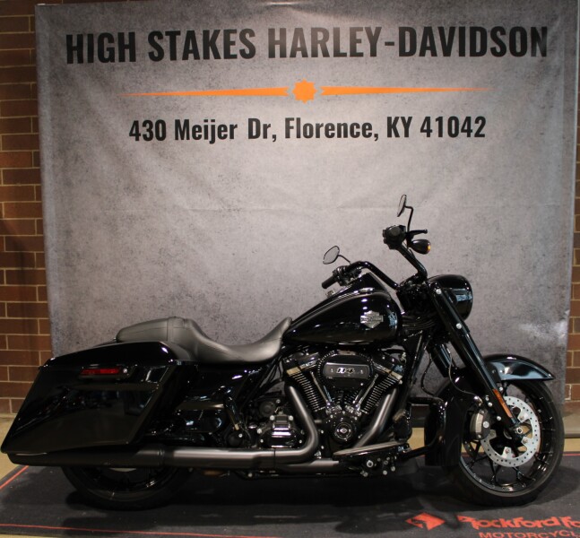 2025 Harley-Davidson® Road King® Special Vivid Black FLHRXS