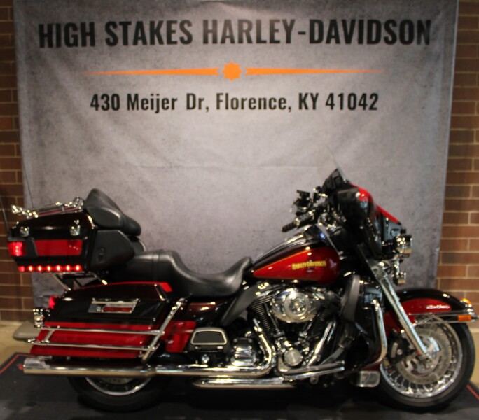 2010 Harley-Davidson® Electra Glide® Ultra Classic® Merlot Sunglo/Cherry Red Sunglo FLHTCU