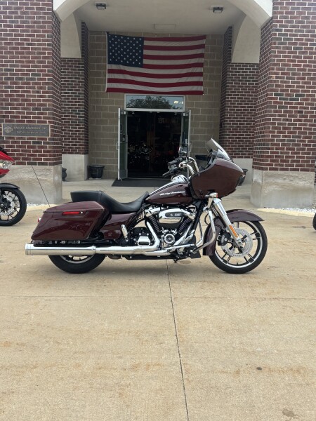 2019 Harley-Davidson® Road Glide® Twisted Cherry