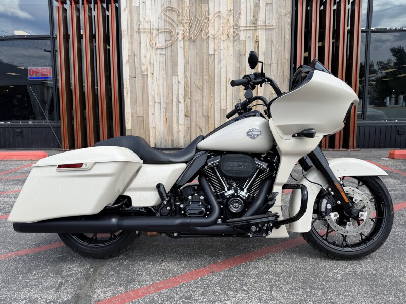 FLTRXS 2022 Road Glide® Special