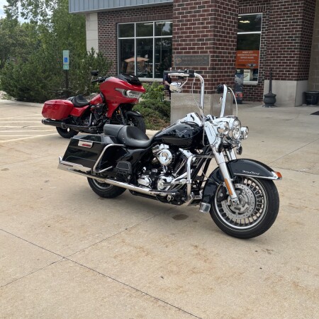 2013 Harley-Davidson® Road King® Midnight Pearl thumb 3