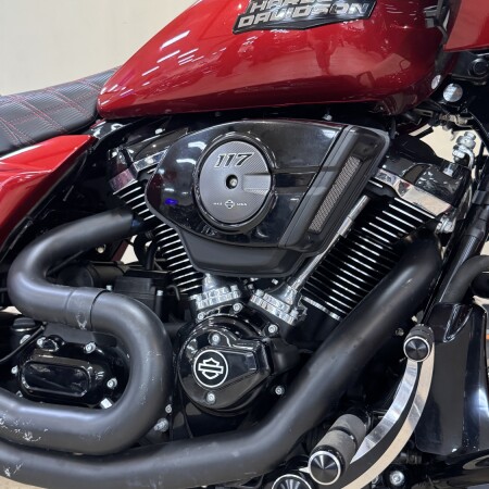 FLTRX 2025 Road Glide™ thumb 3