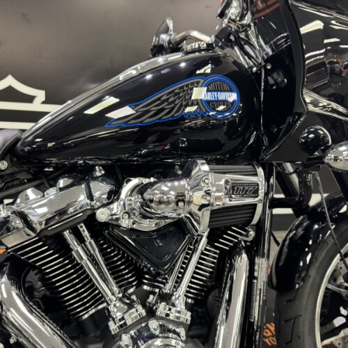 2026 Harley-Davidson® Low Rider® ST Vivid Black Chrome Trim thumb 1