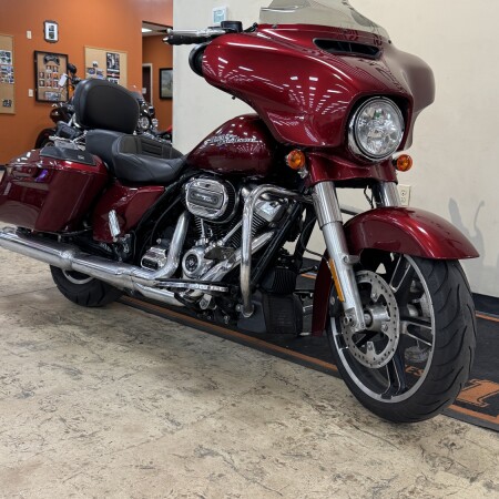FLHXS 2017 Street Glide® Special thumb 2