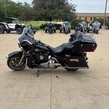 2005 Harley-Davidson® Electra Glide® Ultra Classic® Vivid Black thumb 0