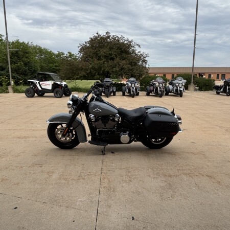 2026 Harley-Davidson® Heritage Classic Dark Billiard Gray Black Cast Wheels thumb 0