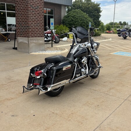 2013 Harley-Davidson® Road King® Midnight Pearl thumb 2