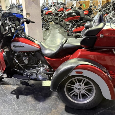 2019 Harley-Davidson® Tri Glide® Ultra thumb 0