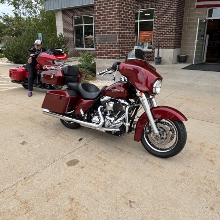2009 Harley-Davidson® Street Glide® Red Hot Sunglo thumb 3