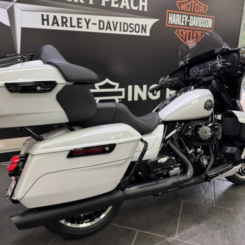 2026 Harley-Davidson® Street Glide Limited White Onyx Pearl Black Trim thumb 0
