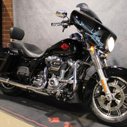 2019 Harley-Davidson® Electra Glide® Standard Vivid Black FLHT thumb 3