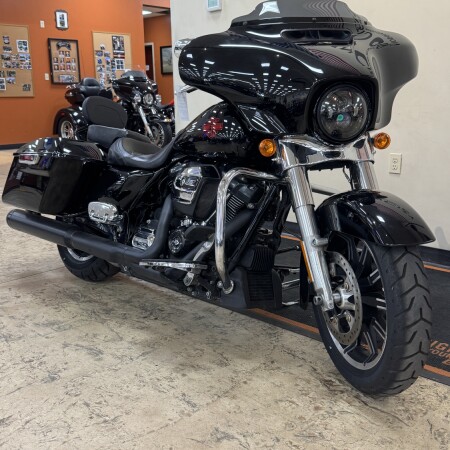 FLHT 2019 Electra Glide® Standard thumb 2