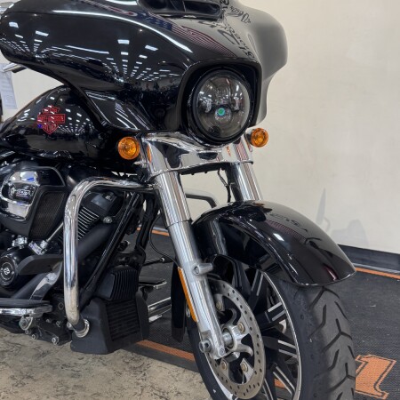 FLHT 2019 Electra Glide® Standard thumb 3