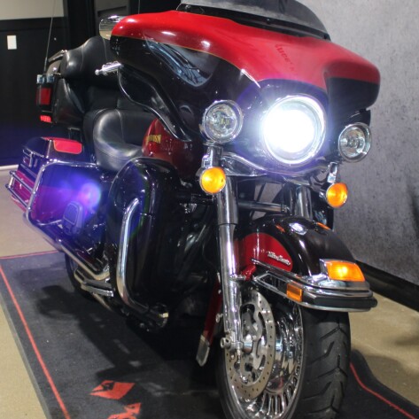 2010 Harley-Davidson® Electra Glide® Ultra Classic® Merlot Sunglo/Cherry Red Sunglo FLHTCU thumb 1