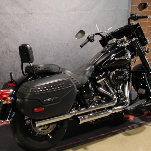 2020 Harley-Davidson® Heritage Classic 114 Vivid Black thumb 0