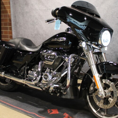 2023 Harley-Davidson® Street Glide® Vivid Black FLHX thumb 2