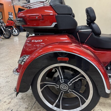 FLHTCUTGSE 2021 CVO™ Tri Glide® thumb 2