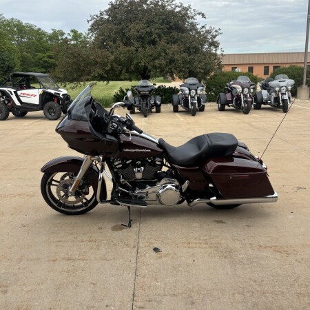 2019 Harley-Davidson® Road Glide® Twisted Cherry thumb 0