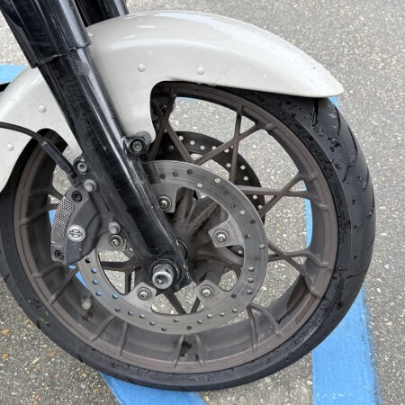 2023 Harley-Davidson® Road Glide® ST thumb 3